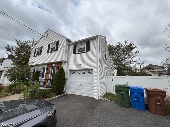Primary Photo - 130 Birchwood Rd