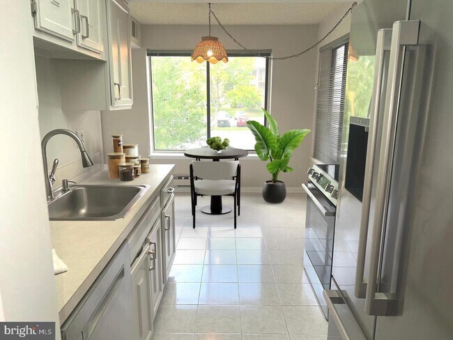 Building Photo - 15300 Beaverbrook Ct