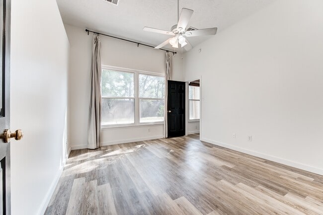 Building Photo - 31302 Baker Lake Dr