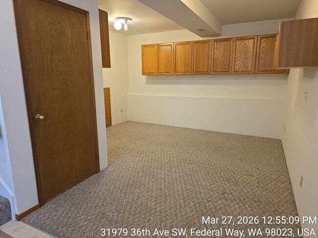 Building Photo - Twin Lakes life on a golf course -4 level home -  4 bedroom 2.5 bathroom with 2 car garage - Move...