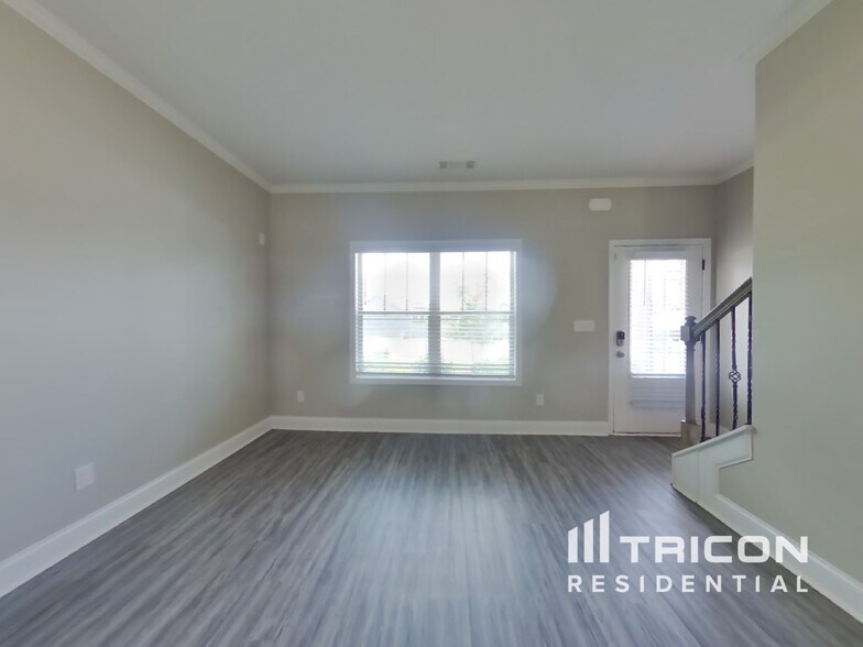 Building Photo - 237 Sableshire Way