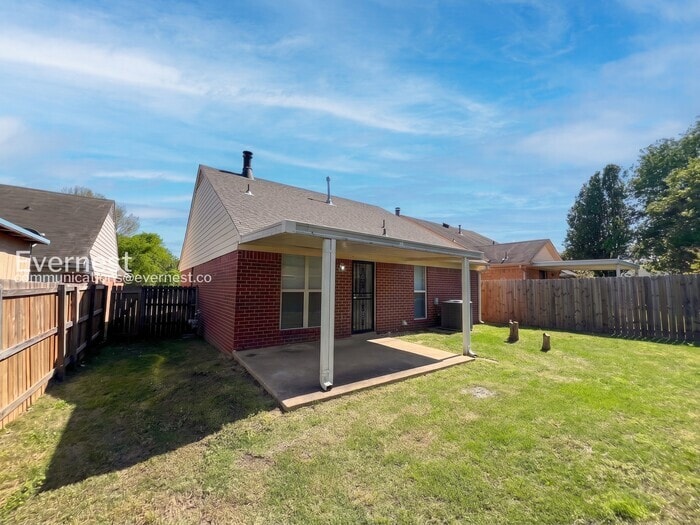 Building Photo - 1208 W E Ross Pkwy