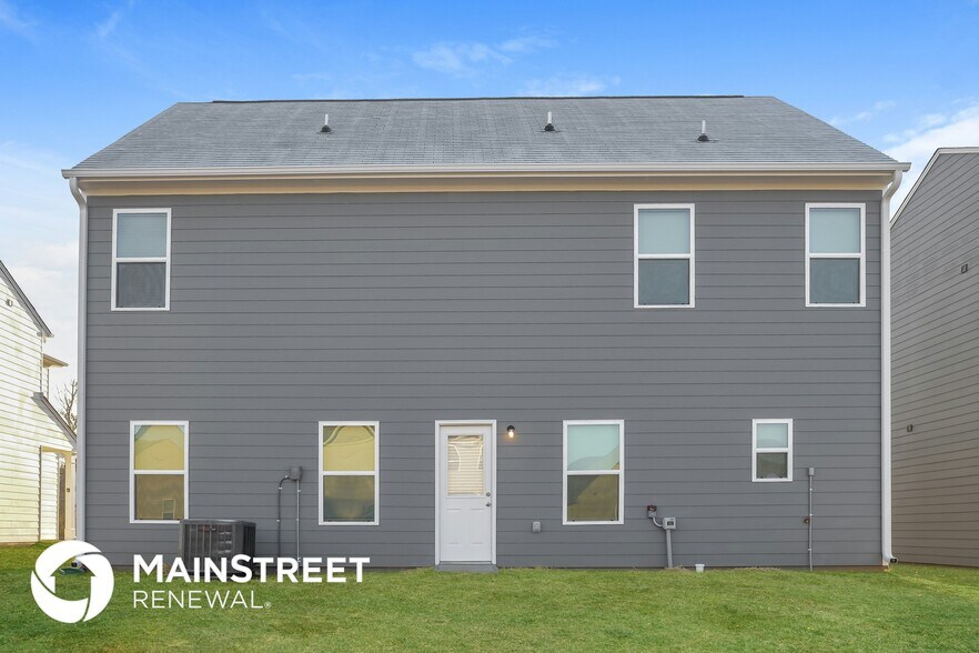 Building Photo - 555 Clover Cir