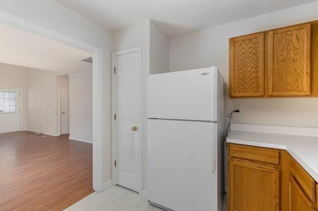 Building Photo - 3819 Northlake Dr