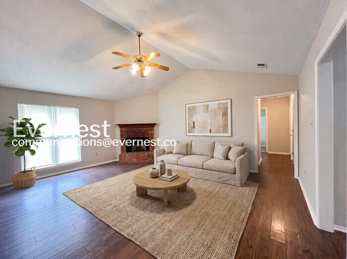 Building Photo - 10157 Riggan Dr