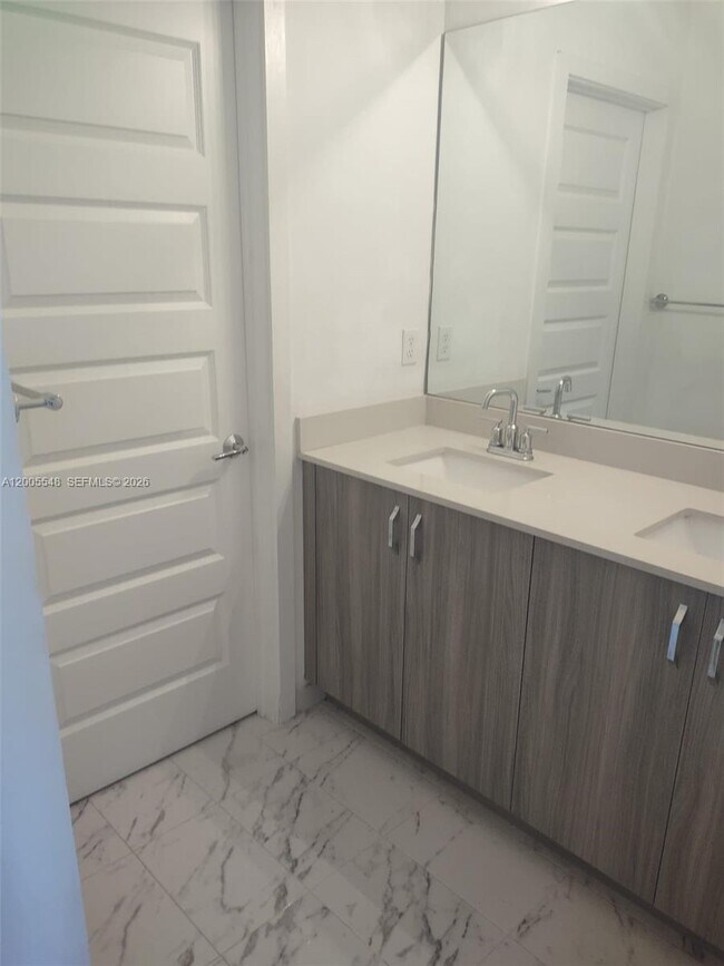 Building Photo - 640 Pioneer Way