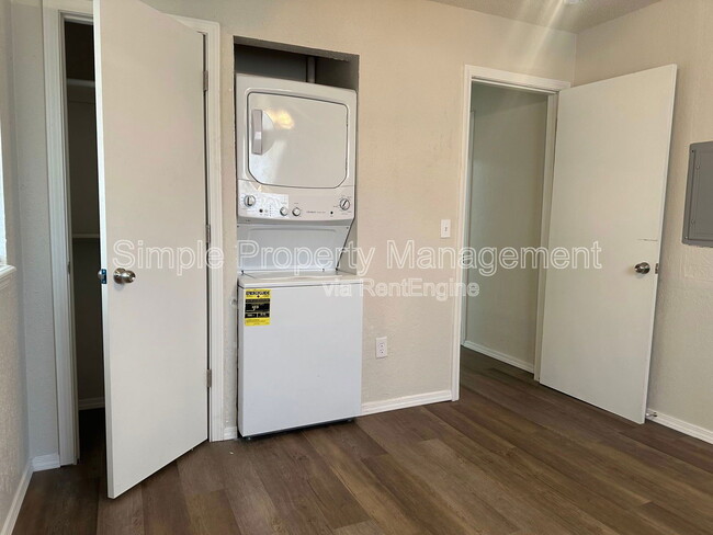 Building Photo - 5832 NW 31st Terrace