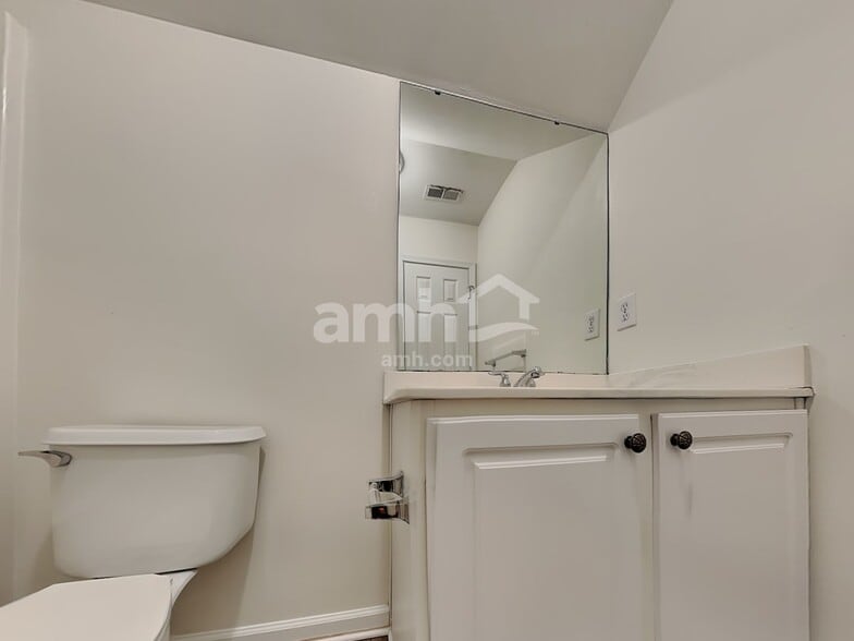 Building Photo - 220 Marino Pl