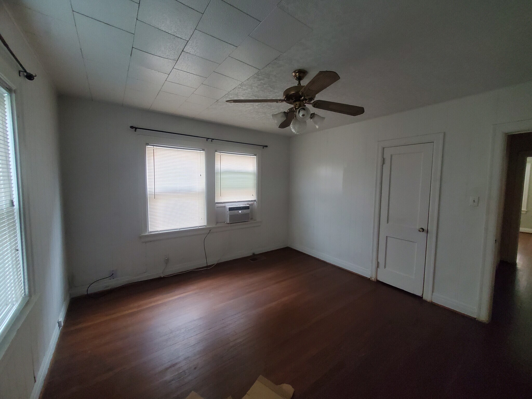 Front bedroom - 4309 Avenue N