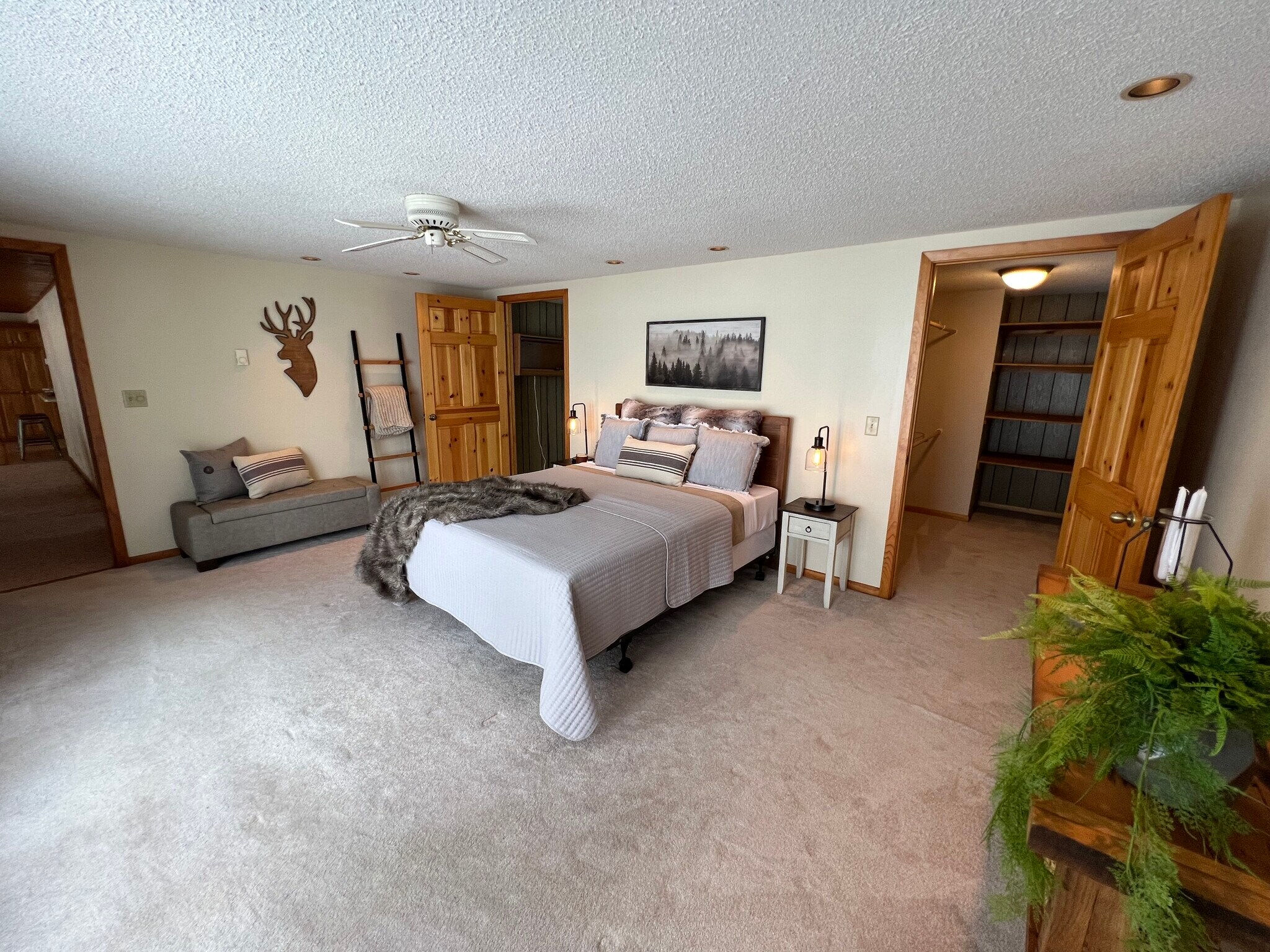 Building Photo - 14555 Breezy Point Rd