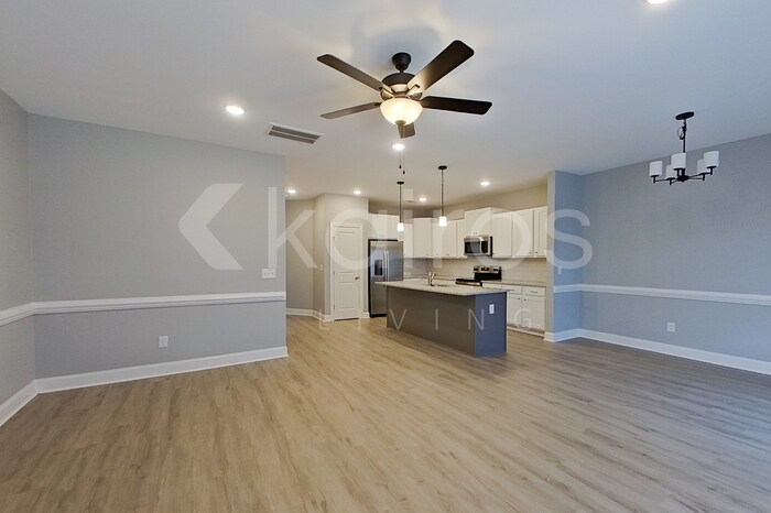 Building Photo - 3717 Oak Leaf Wy