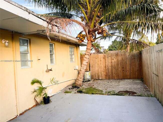 Building Photo - 7950 SW 5th St