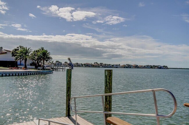 Building Photo - 5200 Brittany Dr S