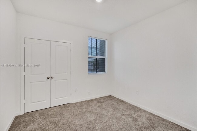 Building Photo - 376 NW 8th Ct