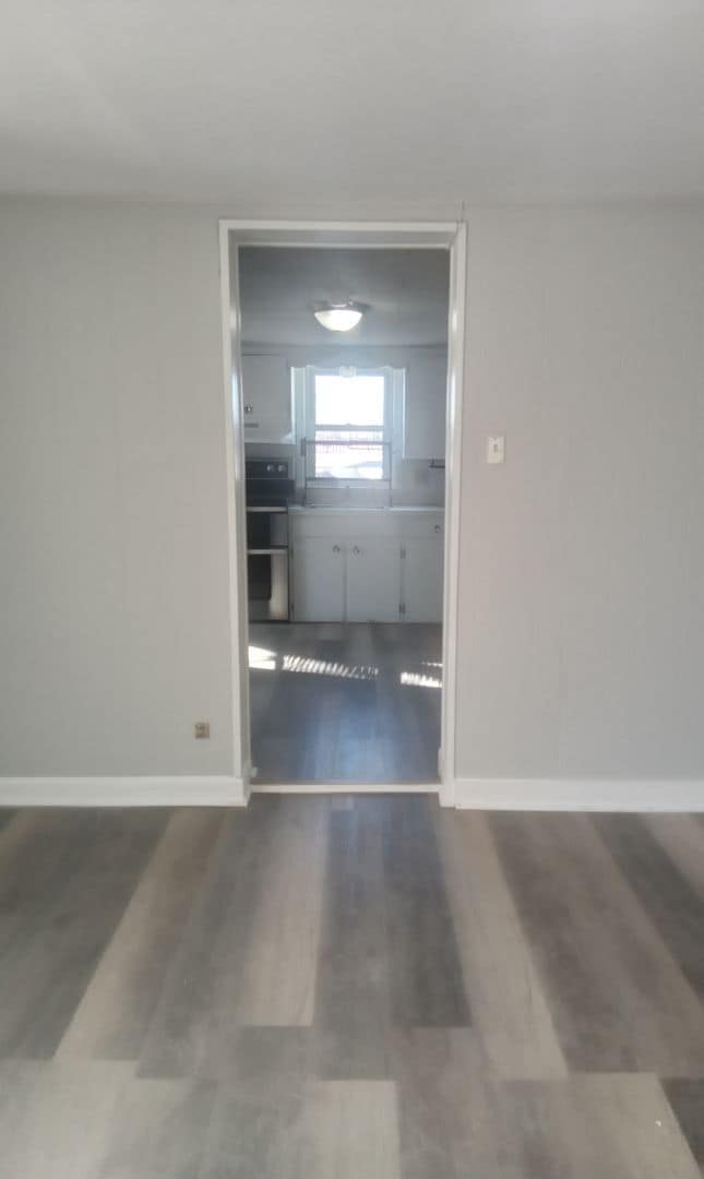 Building Photo - 127 Schoolhouse Rd