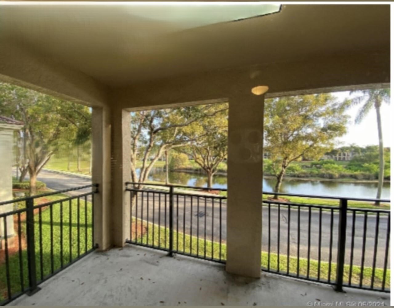 Building Photo - 2412 Centergate Dr