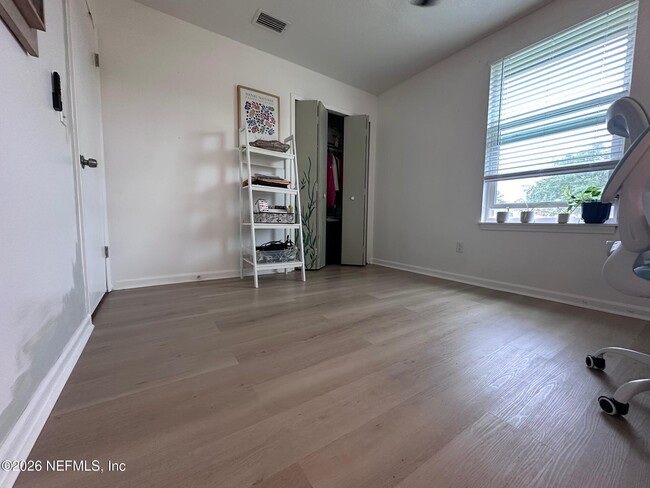 Building Photo - 2791 Hidden Village Dr