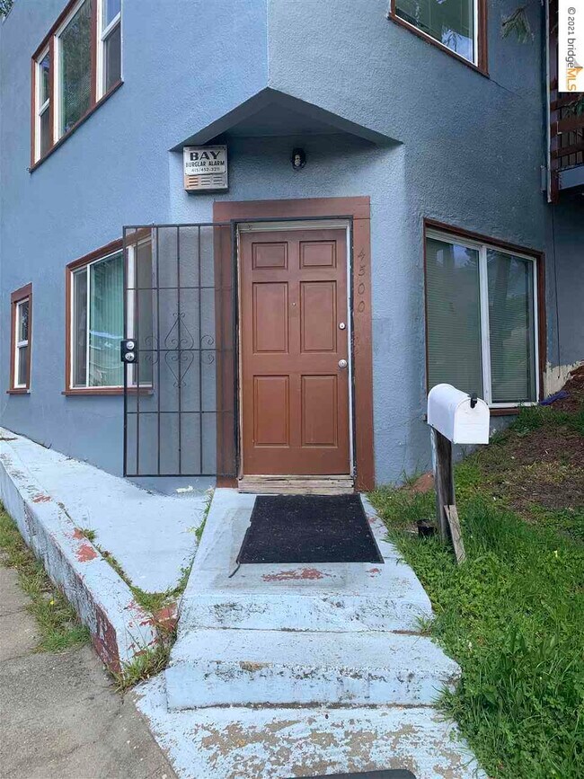 Building Photo - 4500 San Carlos Ave