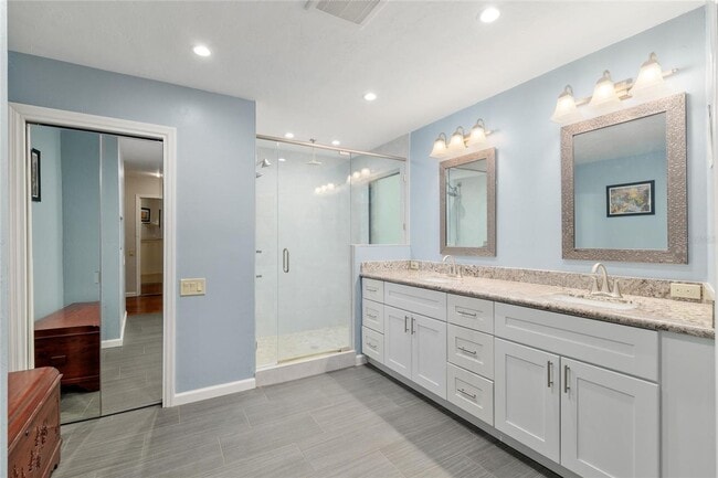 Building Photo - Beautiful Home in Landmark Woods