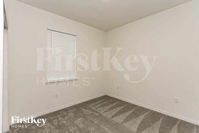 Building Photo - 348 Corbel Ln