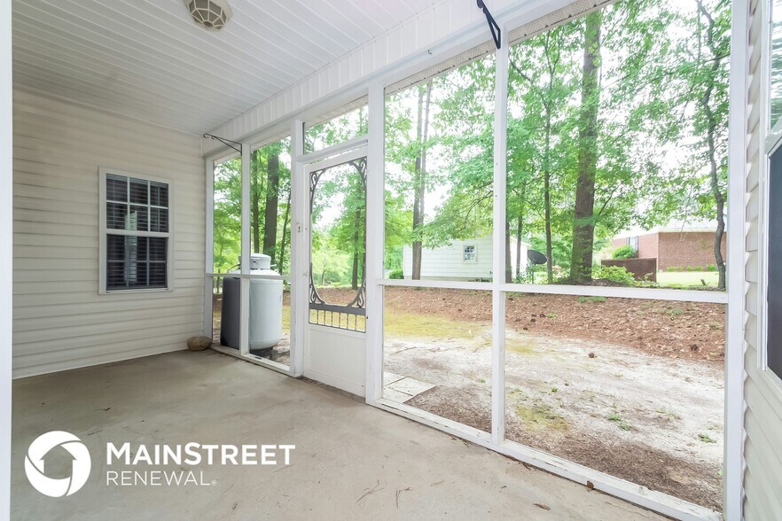 Building Photo - 78 Dawn Ave