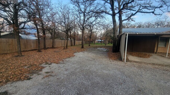 Building Photo - Perfect in Peaster ISD!