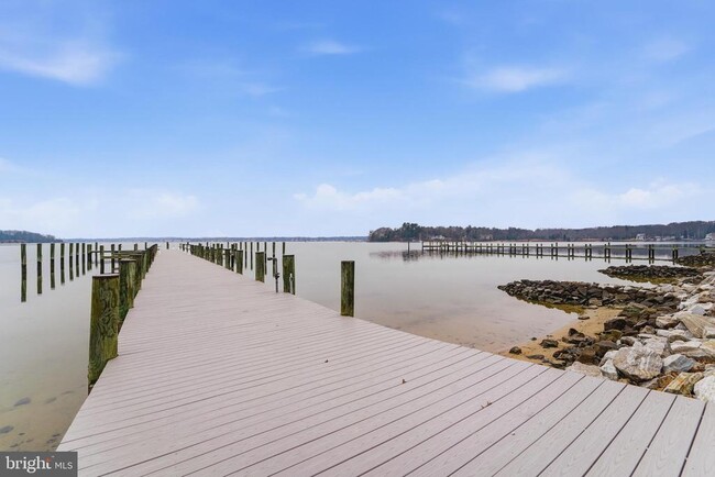 Building Photo - 611 Tebbston Dr