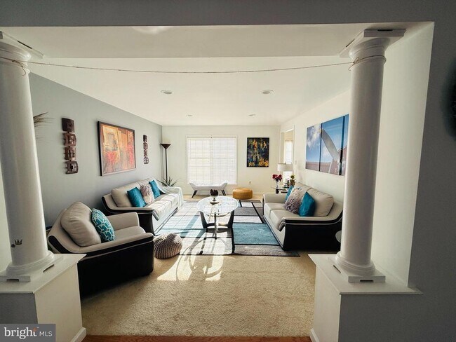 Building Photo - 16108 Kennedy St