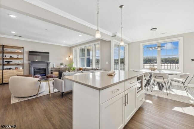 Building Photo - 504 Mariners Pointe