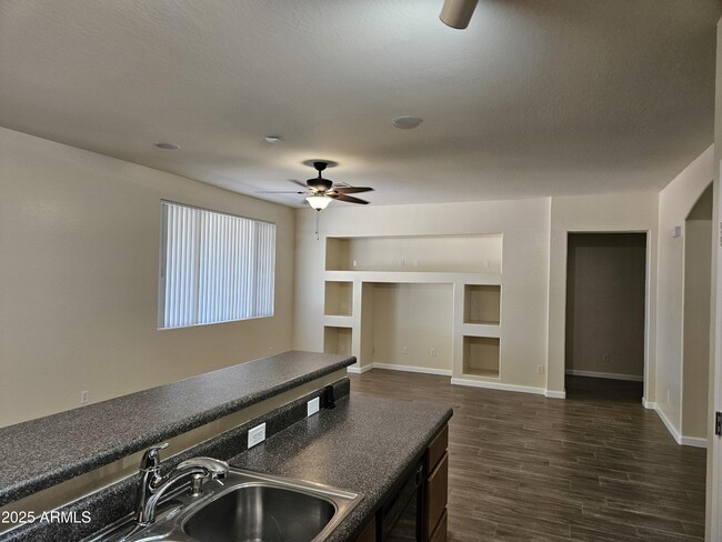 Building Photo - 14574 W Shaw Butte Dr