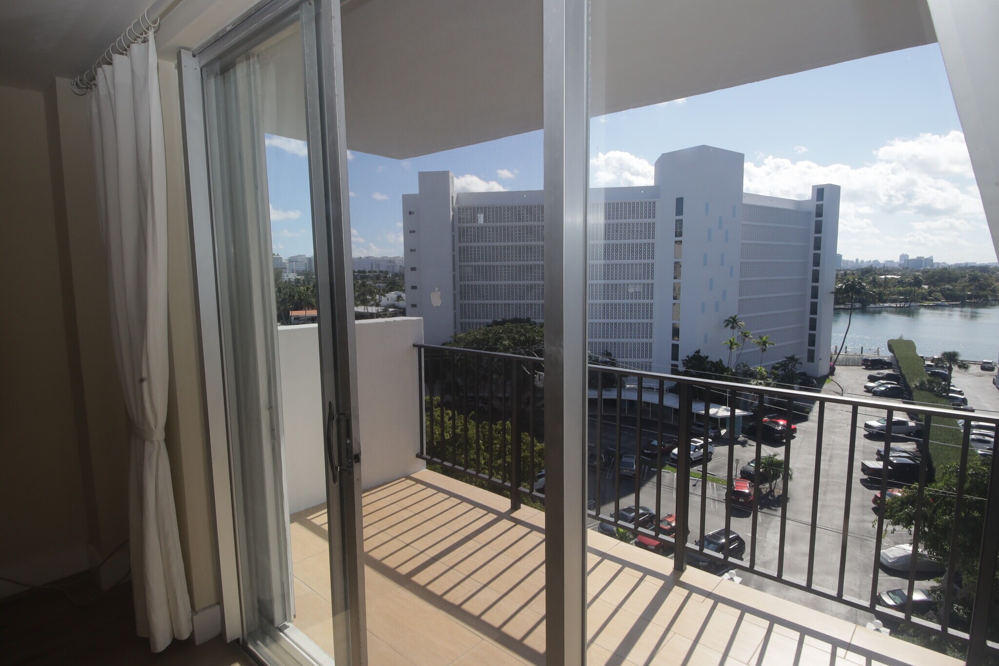 Building Photo - 1001 91st St