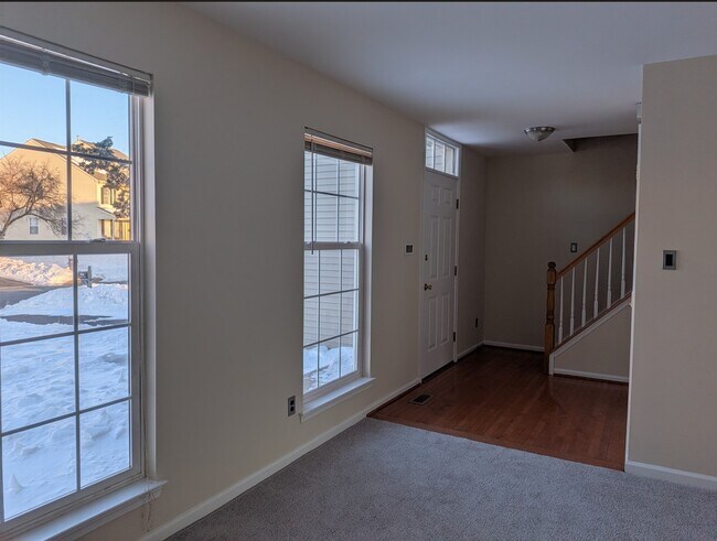 Building Photo - 906 Hamilton Rd