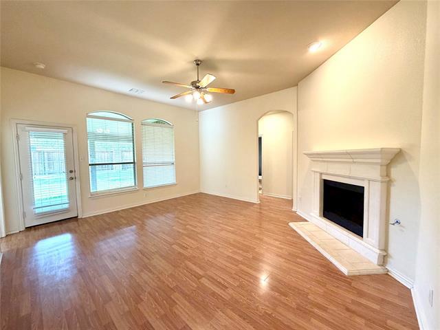 Building Photo - 9404 Caliente Dr