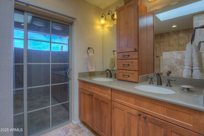Building Photo - 1103 Ocotillo Cir