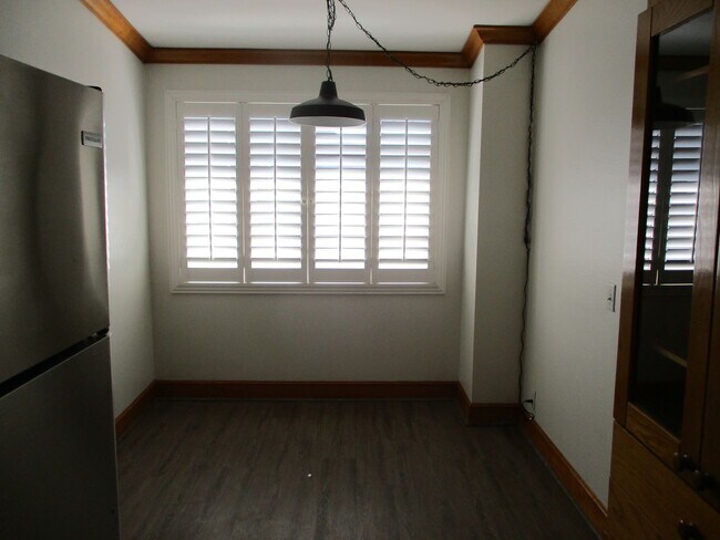 Building Photo - The Boardwalk in La Jolla 2 bdr 2 bath 3 f...