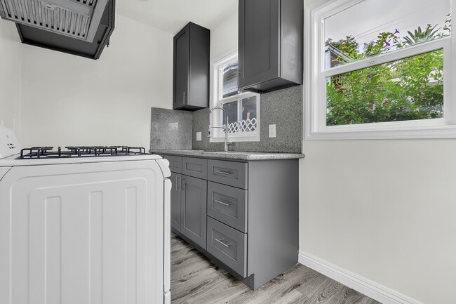 Building Photo - 6324 Gallant St