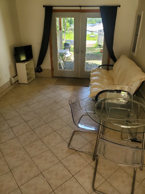 Building Photo - 302 Camelot Shore Dr