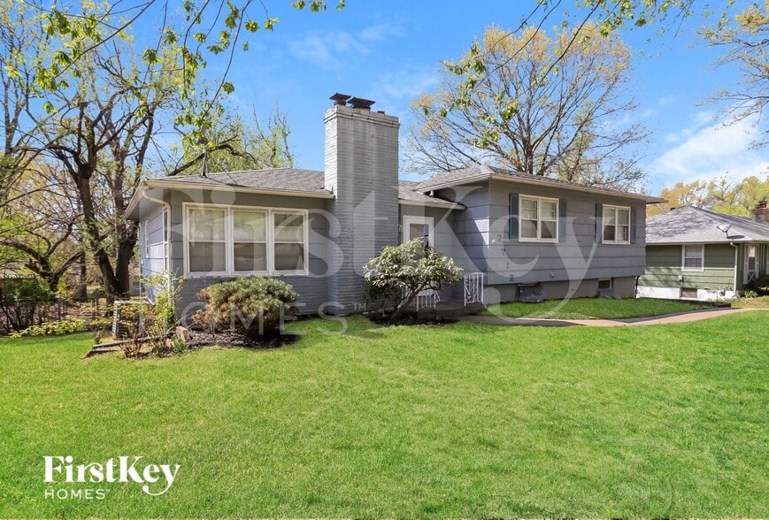 Building Photo - 7712 Arlington Ave