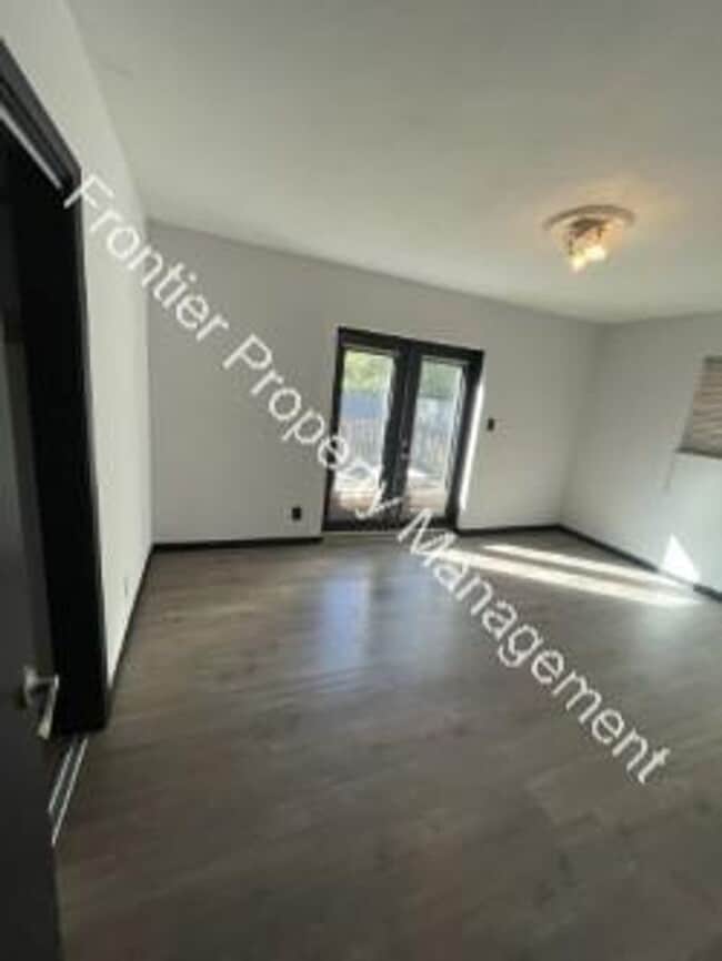 Building Photo - Charming 2 Bedroom Duplex – Don’t Miss Out!