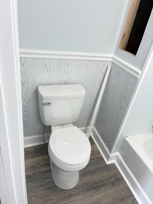 Building Photo - 1601 Queen St E