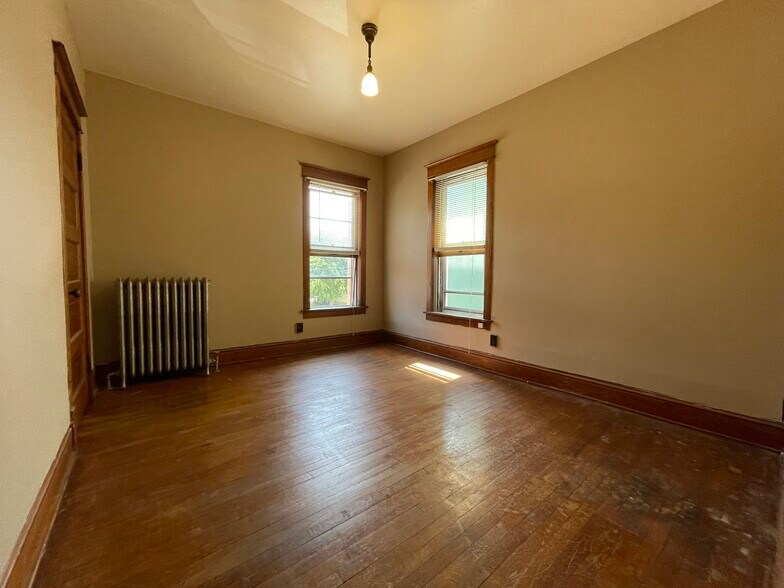 Building Photo - 1001 S Barstow St