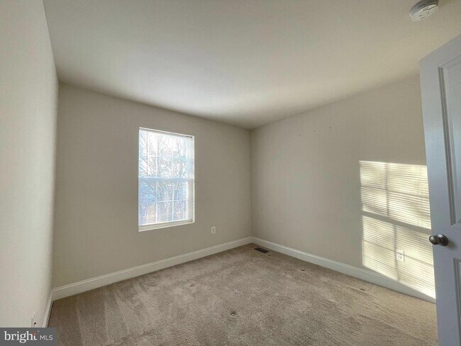 Building Photo - 3659 Duckhorn Way