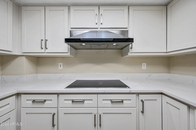 Building Photo - 17404 N 99th Ave