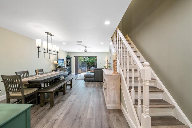 Building Photo - 3020 S Oakland Forest Dr
