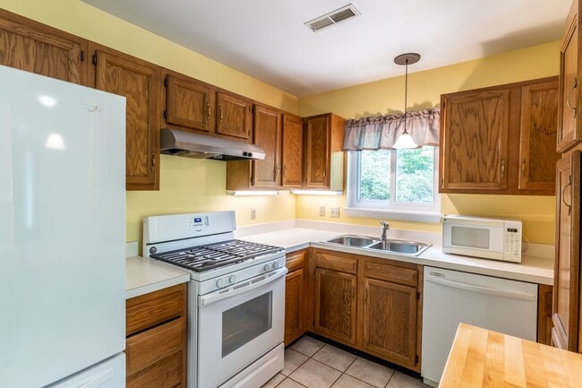 Building Photo - 1476 Gray Stone Court - Millcreek
