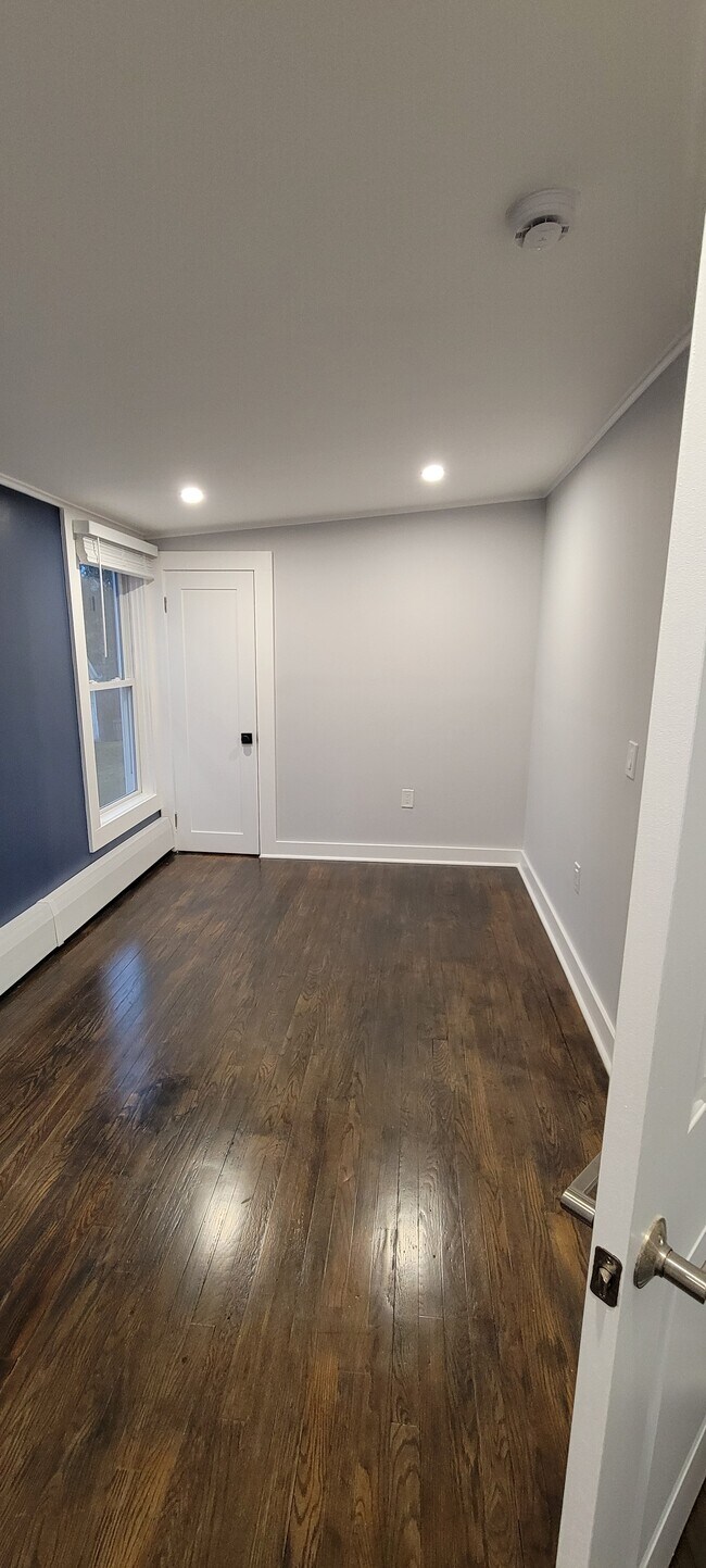 Building Photo - 187 Church St