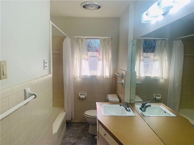 Building Photo - 307 N San Marcos St