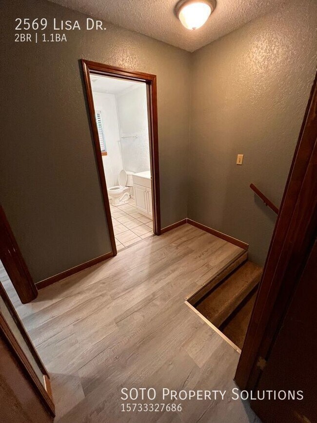 Building Photo - 2BD/1.5 BA Duplex off of Lexington