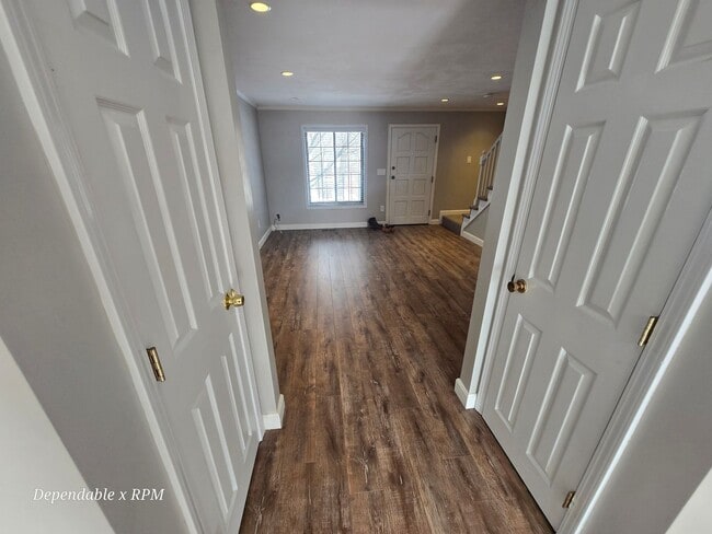Building Photo - Stunning 2 Bd 2 Bath Townhouse in Wakefield w 2 parking spaces and 3 Levels of Living