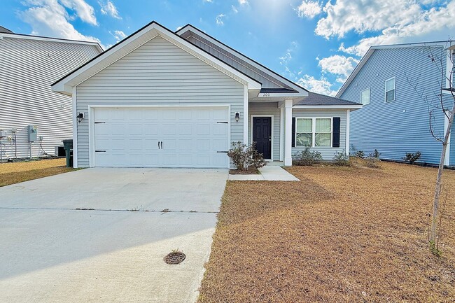 Building Photo - AVAILABLE NOW! (Pet Friendly)